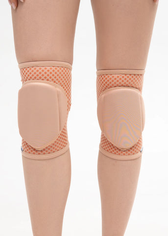 Queen PoleWear Grippy Knee Pads – NUDE – Latte