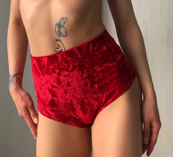 DressinUp Art Atelier - Classic Shorts Velvet Red